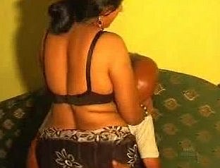 Индийский зрелая женщина получает выебанная в Ленте Домашнее секс