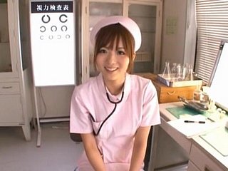 POV Video di Giapponese Nurse Yuu Asakura Pleasing un cazzo rigido