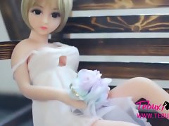 Micro adolescente rubia increíble muñeca del sexo