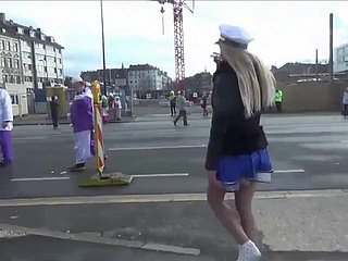 Lena Fjord zeigt ihren Fans, wie wild und ungezogen sie regarding Karneval