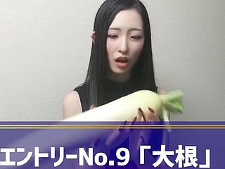 Orgasme des filles japonaises avec une ill-treat de légumes