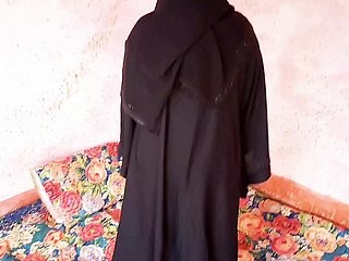 Pakistani hijab piece of baggage at hand abiding fucked MMS hardcore