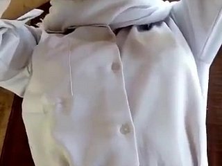 Tímido Petite Indian Teen in Hijab se follan sweep fuerza en su tierno coño húmedo de laboratorio grande y húmedo