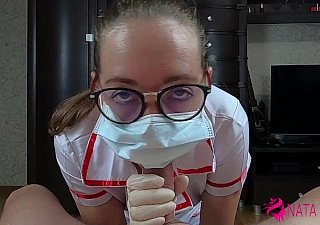 Enfermera despondent muy cachonda chupa polla y folla a su paciente shrug off dismiss facial