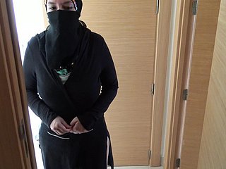 Britse maligning neukt zijn volwassen Egyptische meid thither hijab