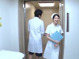 Cum close by mond eindigend voor kinky Japanse verpleegster Sakamoto Sumire