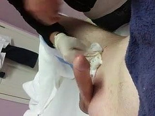 Cuming tijdens ashen huidverzorging